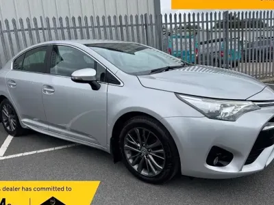 Used Toyota Avensis Business Edition 112 HP (82 kW) 2016 Silver Sedan