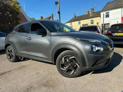 Używany Nissan Juke N-Connecta 114 KM (83 kW) 2023 Szary SUV