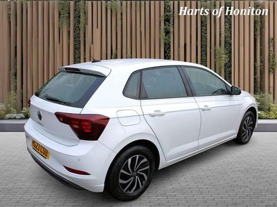 Begagnad VW Polo Life 2023 Vit Halvkombi