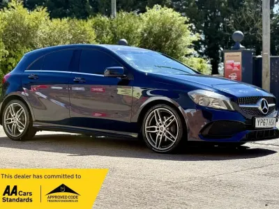 Begagnad Mercedes A200 AMG line 2017 Blå Halvkombi