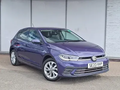 Używany VW Polo Style 95 KM (69 kW) 2023 Purpurowy Hatchback