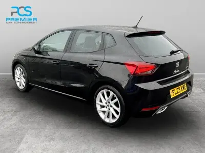 Begagnad Seat Ibiza FR 2023 Svart Halvkombi