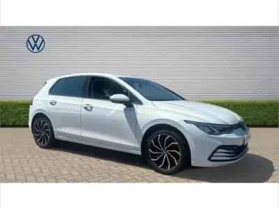 Used VW Golf VIII Life 147 HP (108 kW) 2023 White Hatchback