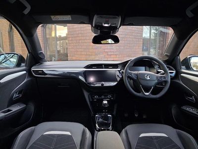 Nouă Vauxhall Corsa Ultimate 99 CP (72 kW) 2025 Alb Hatchback