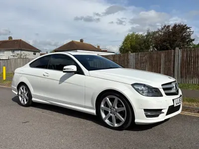 Używany Mercedes C220 Sport Edition 2015 Biały Coupe