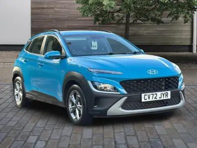 Używany Hyundai Kona SE 120 KM (88 kW) 2022 Niebieski SUV