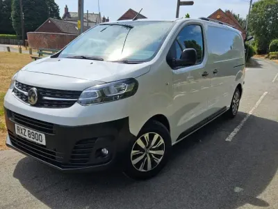 Used Vauxhall Vivaro S 100 HP (73 kW) 2022 White MPV