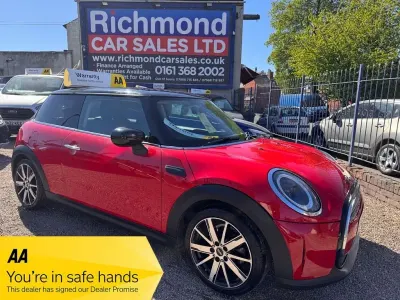 Used Mini Cooper Classic 136 HP (100 kW) 2022 Red Hatchback