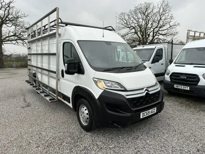 Usado Citroën Relay 140 HP (102 kW) 2020 Branco Van