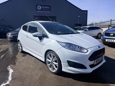 Used Ford Fiesta Zetec 125 HP (91 kW) 2016 White Hatchback