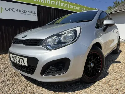 Used Kia Rio 84 HP (61 kW) 2015 Silver Hatchback