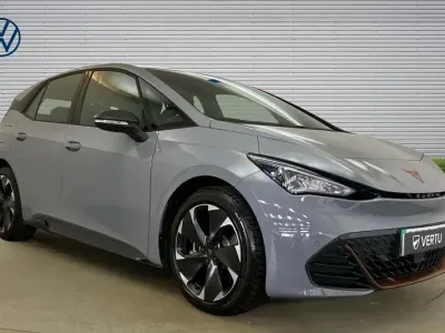 Begagnad Cupra Born e-Boost 169 kW (231 HK) 2025 Grå Halvkombi