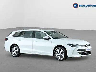 Used VW Passat Life 204 HP (150 kW) 2025 White Estate