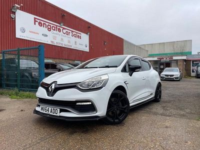 White Used 2014 Renault Clio IV Hatchback | £6,950 (Fair price)