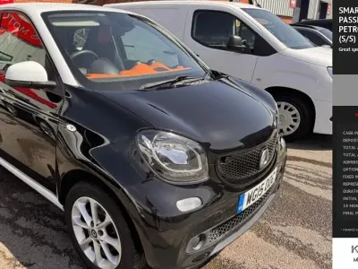 Used Smart ForFour Passion 71 HP (52 kW) 2015 Black Hatchback