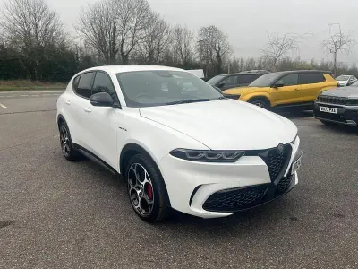 Begagnad Alfa Romeo Tonale Veloce 160 HK (117 kW) 2024 Vit SUV