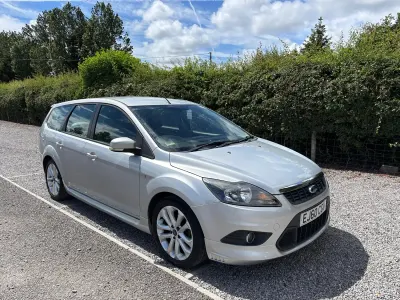 Used Ford Focus Zetec 110 HP (80 kW) 2010 Silver Estate