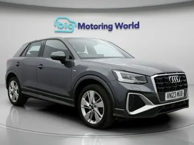 Gebraucht Audi Q2 S-Line 150 PS (110 kW) 2023 Grau SUV