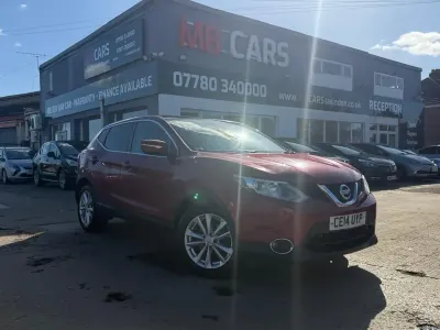 Używany Nissan Qashqai Acenta Premium 115 KM (84 kW) 2014 Czerwony SUV