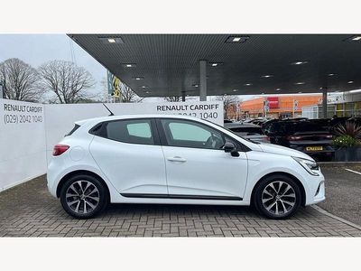 Used Renault Clio V Evolution 90 HP (66 kW) 2023 Solid  glacier white  Hatchback