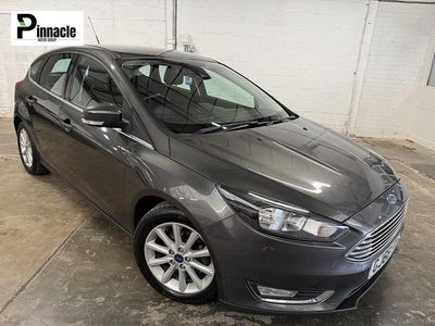 Used Ford Focus Titanium 120 HP (88 kW) 2016 Grey Hatchback