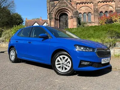 Usado Skoda Fabia Comfort 80 CV (58 kW) 2023 Azul Utilitario