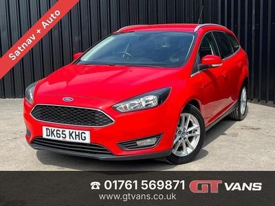 Used Ford Focus Zetec 125 HP (91 kW) 2015 Red Estate