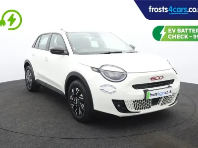 Gebraucht Fiat 600 Red 114 kW (156 PS) 2025 Weiß Kleinwagen