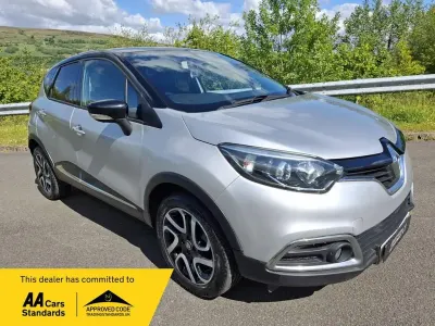 Used Renault Captur Dynamique 90 HP (66 kW) 2016 Silver/black SUV