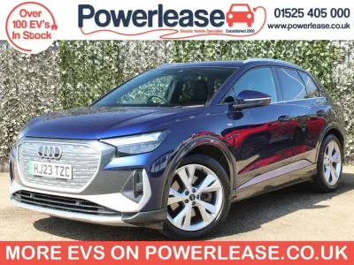 Begagnad Audi Q4 e-tron S-Line 150 kW (204 HK) 2023 Blå SUV