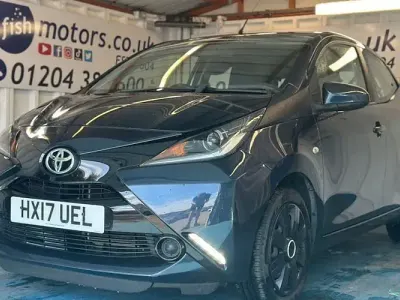 Used Toyota Aygo X-play 69 HP (50 kW) 2017 Blue Hatchback