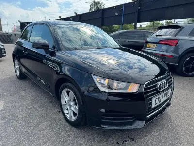 Usado Audi A1 Comfort 95 HP (69 kW) 2017 Preto Citadino