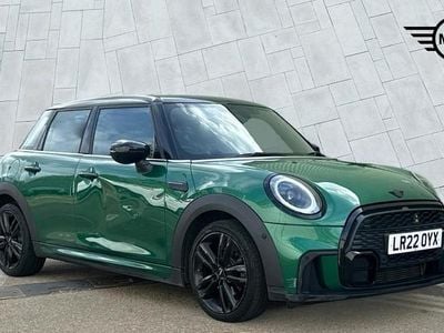 Usado Mini Cooper Hatch 134 CV (98 kW) 2022 Verde Utilitario