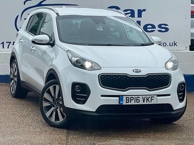 White Used 2016 Kia Sportage SUV | £7,695 (A bit pricey)