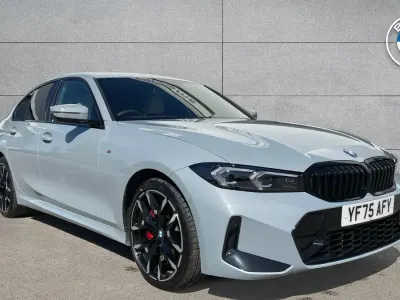 Begagnad BMW 330e M Sport 288 HK (211 kW) 2025 Grå