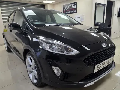 Usado Ford Fiesta Active X 140 CV (102 kW) 2019 Negro Utilitario
