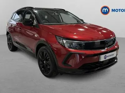 Second-hand Vauxhall Grandland X GS Line 131 CP (96 kW) 2022 Roșu SUV