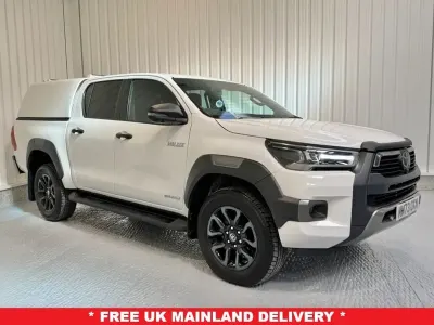 Używany Toyota HiLux 204 KM (150 kW) 2023 Biały Pickup