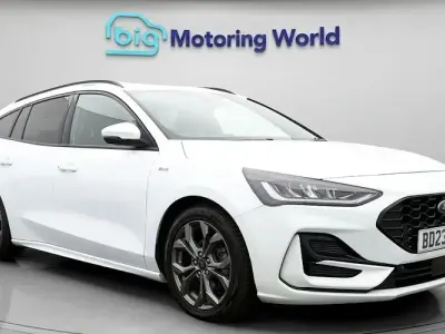 Used Ford Focus ST-Line 125 HP (91 kW) 2023 White Estate