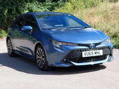 Used Toyota Corolla Design 122 HP (89 kW) 2019 Blue Hatchback