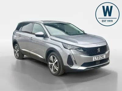 Usado Peugeot 5008 Allure 130 HP (95 kW) 2021 Cinzento SUV