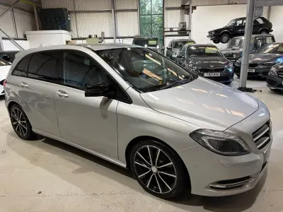 Used Mercedes B180 109 HP (80 kW) 2014 Silver Hatchback