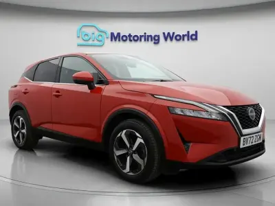 Used Nissan Qashqai N-Connecta 140 HP (102 kW) 2022 Red SUV
