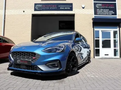 Begagnad Ford Focus ST 280 HK (205 kW) 2021 Blå Kombi