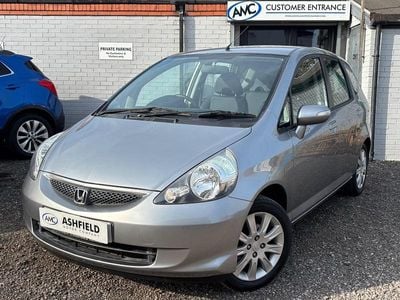 Begagnad Honda Jazz SE 82 HK (60 kW) 2008 Silver Halvkombi