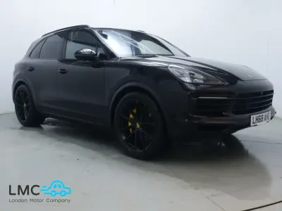 Used Porsche Cayenne 440 HP (323 kW) 2018 Black SUV