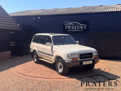 Used Toyota Land Cruiser 165 HP (121 kW) 1990 White SUV