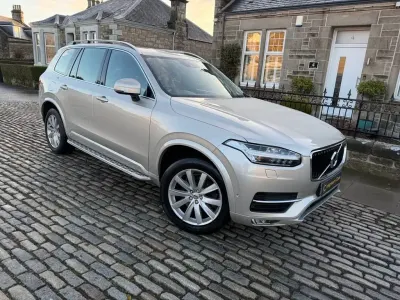 Usado Volvo XC90 Momentum 225 CV (165 kW) 2015 Dorado SUV