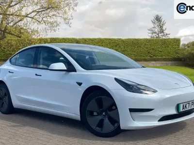 Used Tesla Model 3 Standard Range 366 kW (498 HP) 2021 White Sedan