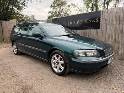Green Used 2002 Volvo V70 Estate | £1,489 (Fair price)